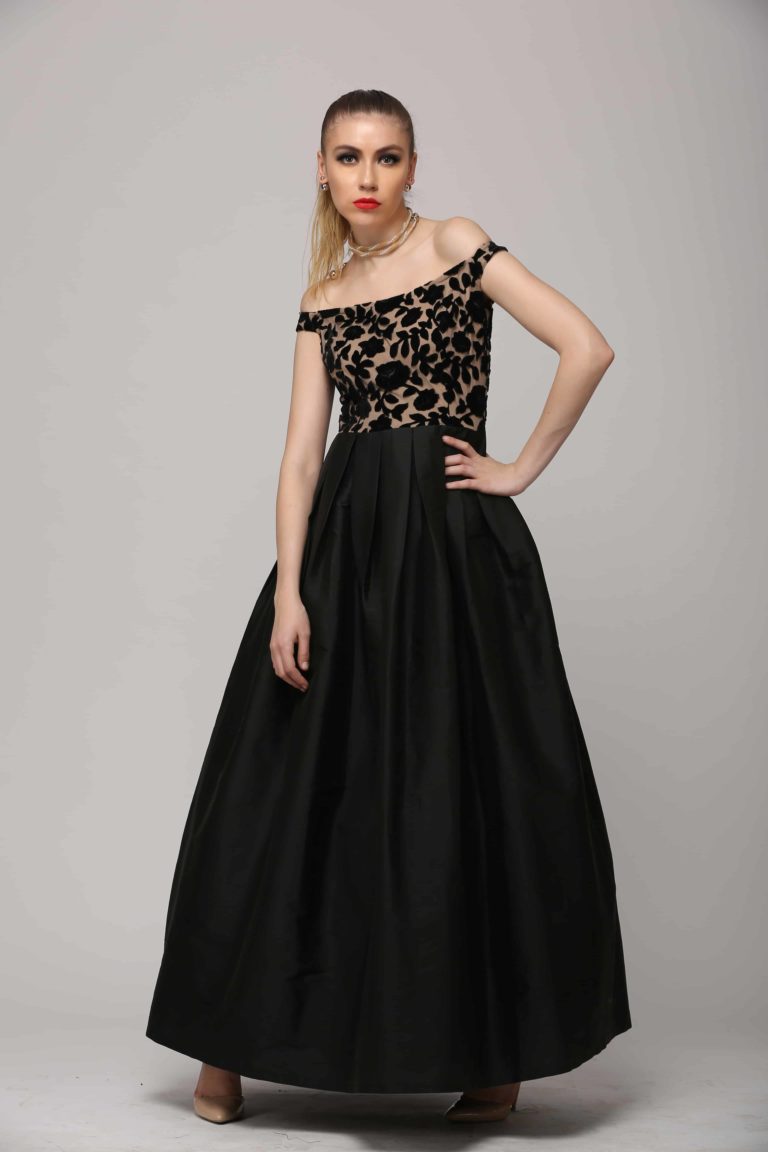 SAI 113 Sizzling Black Gown