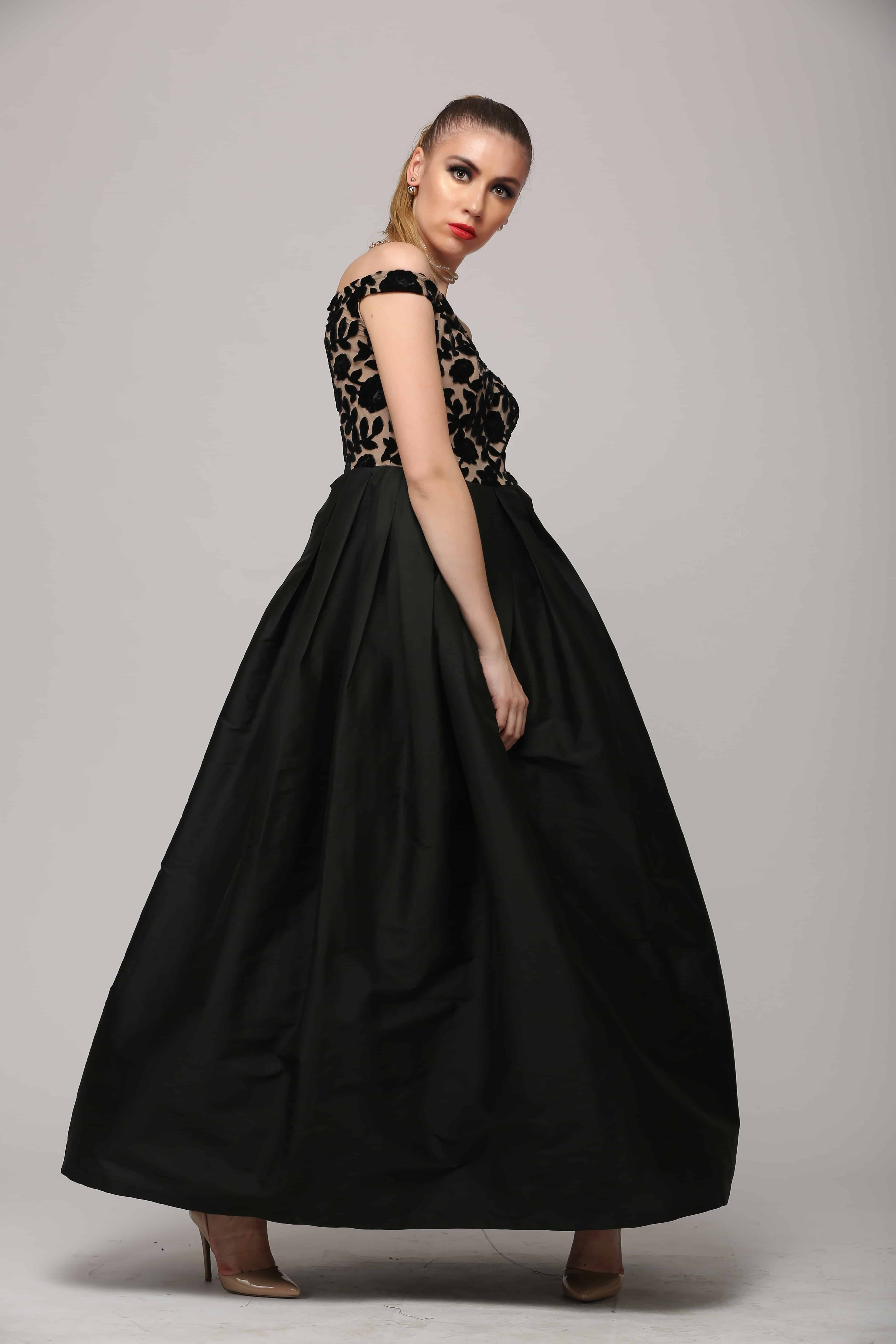 SAI 113 Sizzling Black Gown